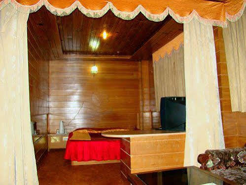 Chandermukhi Hotel Manāli Dış mekan fotoğraf